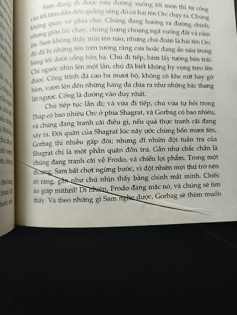 Trong cách có những từ như "những vì vua", "những vì chúa" không rõ là do đánh máy sai hay là đúng như vậy. Giấy cũng vó 3 tờ bị nhăn.