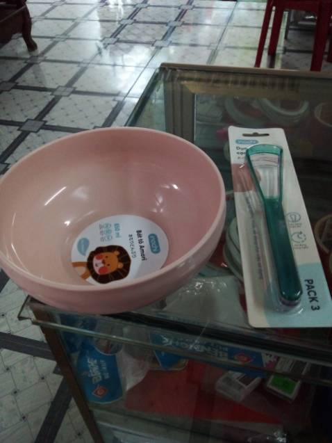 bát xinh xinh - lòng bát rộng - rất tiện dụng