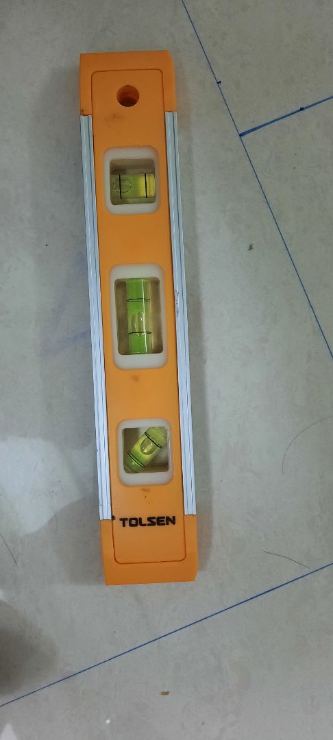 Giống hàng tồn kho, thước bị lệch 1 bên, xoay 2 đầu ra 2 kết quả