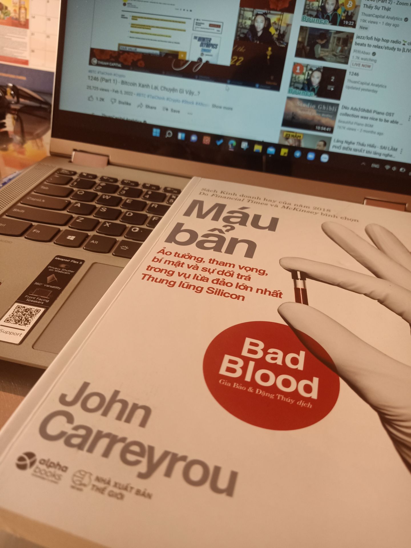 Sách đẹp, giao cực nhanh mới đặt hồi đêm trước mà 8h shipper gọi mình rồi. Đầu năm mua sách lấy hên cả năm TwT nội dung chưa biết nhưng mình đọc các nhận xét bảo là sách nói về đạo đức kinh doanh ấy. Khá thú vị vì bữa giờ đọc toàn kiến thức chuyên ngành mệt não quá chuyển qua đạo đức cho văn chương hơn tí. Mỗi chương là một câu chuyện thực tế về một doanh nghiệp nào đó... Mua sách ở Tiki chưa bao giờ thất vọngggggg :>