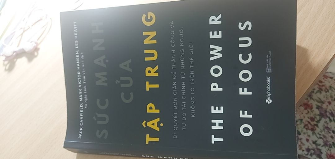 quyển sách hướng dẫ cụ thể tưng bước lập thói quen tốt,đặt mục tiêu, kế hoạch...mình say mê luôn!