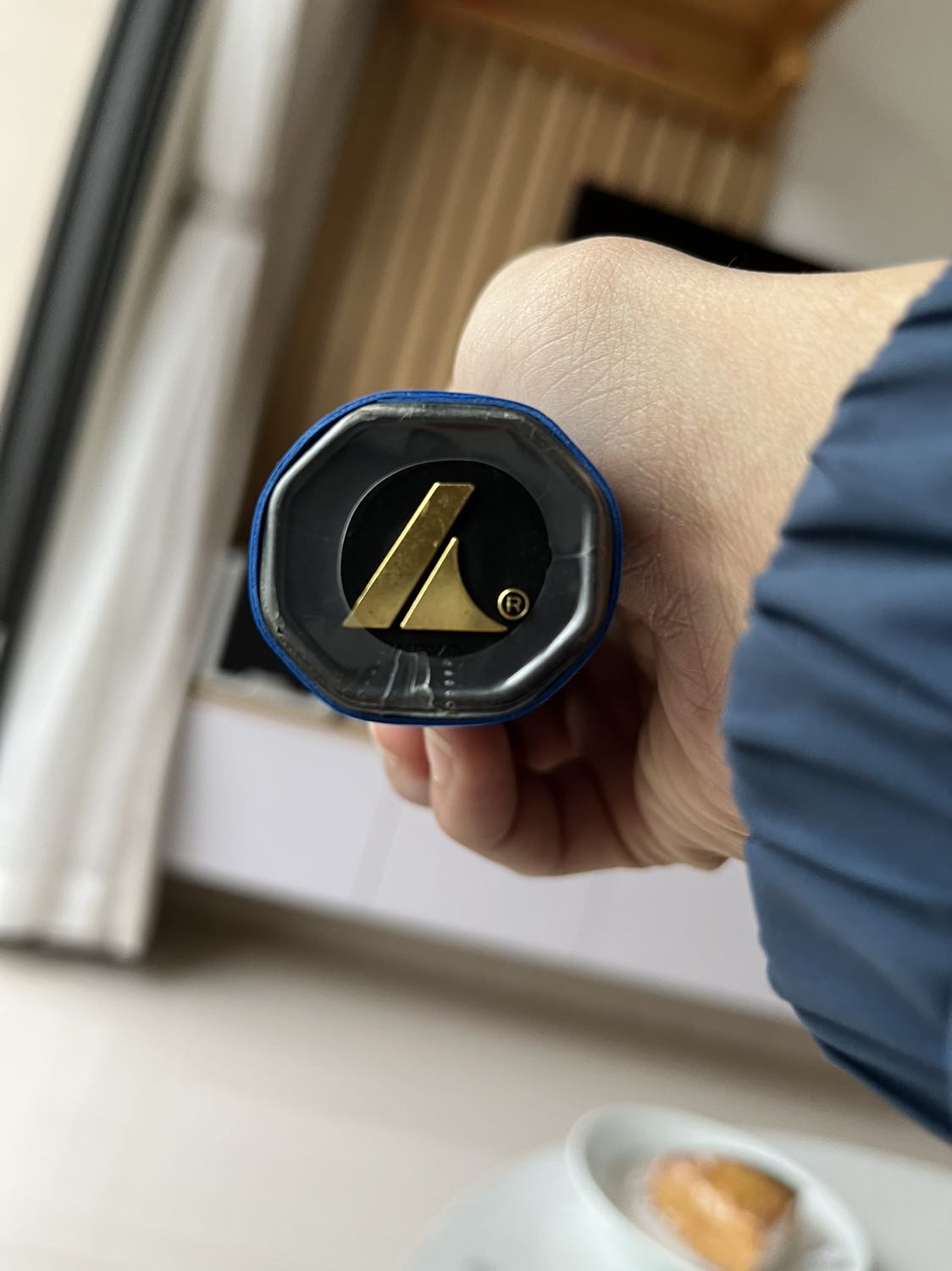 Giao hàng nhanh, đóng gói cẩn thận. Vợt được hoàn thiện tốt.