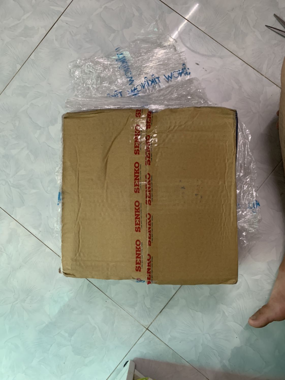 Giao hàng nhanh, mặc dù ở tỉnh. Hàng nguyên kiện, chất lượng tốt mà giá lại rẻ hơn ngoài tiệm