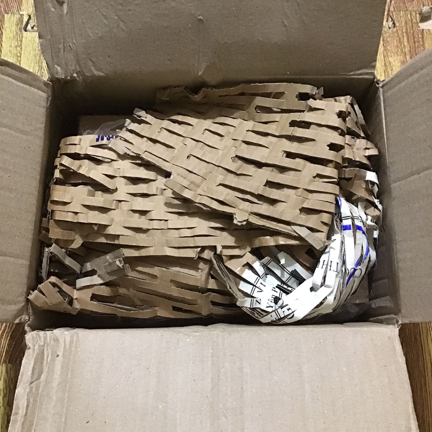 Lần đầu tiên kho tiki bọc cẩn thận đến thế. Dù sách còn nguyên seal nhưng vẫn bọc thêm lớp nilon ra ngoài,xong chèn thu gf chắc chắn. Quá ổn,cứ thế phát huy nhé Tiki ơi