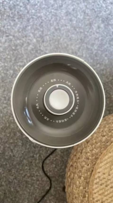 Mới nhận hàng thấy shop bọc hàng cẩn thận là yên tâm rồi mở ra không thấy mùi hôi nhựa máy chắc chắn, chạy êm. Máy dễ dùng có giấy hướng dẫn chi tiết. Trước khi mua shop cũng tư vấn nhiệt tình nữa. Nói chung xứng đáng 10 điểm, nên mua nhà mọi người 🤗🤗🤗🤗