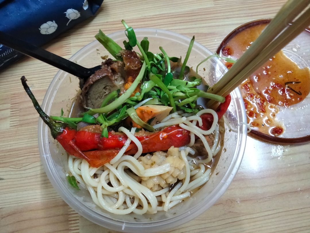 Gạo thơm nha, dẻo. Ăn mới nước mắm 60 độ là bá cháy