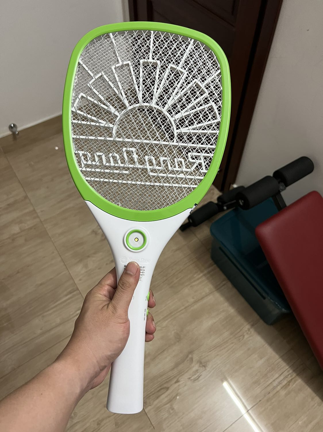 Sản phẩm không có gì để đánh giá thêm, tiếng vợt trúng muỗi nghe nó đã gì đâu á kkk