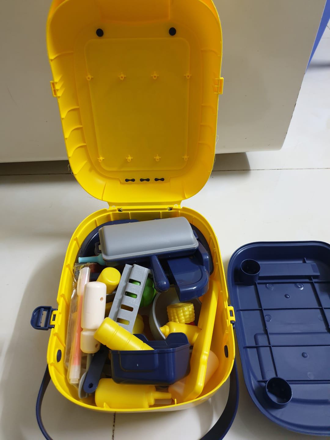 Shop tư vấn nhiệt tình, đồ chơi quá đẹp. Bé nhà thích lắm. Tiện cái là chơi xong bỏ vào lại, khá gọn.