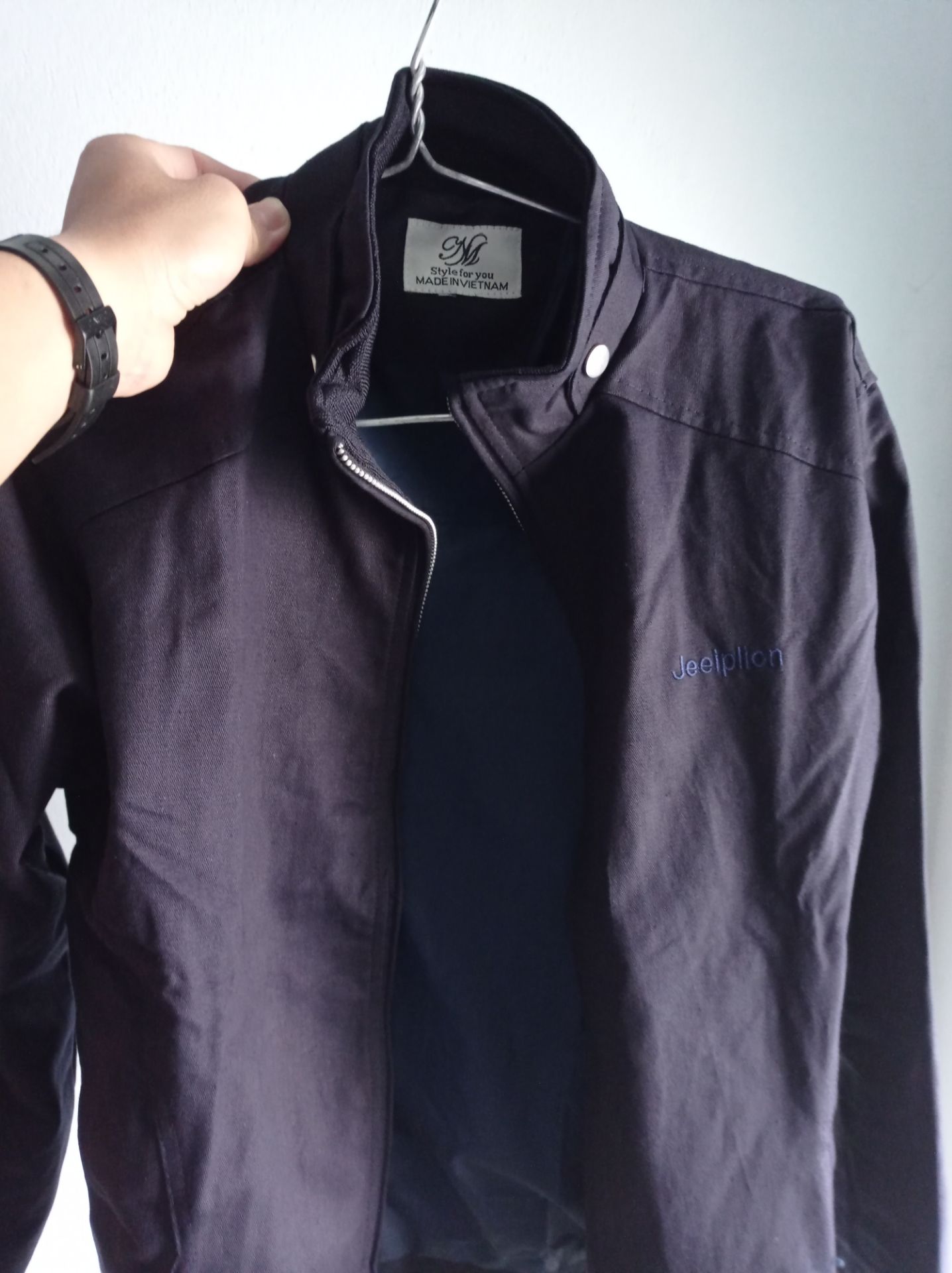 Bán hàng không đúng như mô tả. Áo ngắn