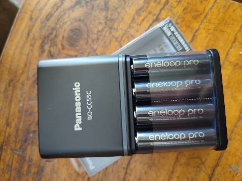 Hàng chính hãng cầm phát biết ngay. Pin vẫn còn nguyên giấy bóng kính niêm phong. cám ơn shop nhiều nhé!!!