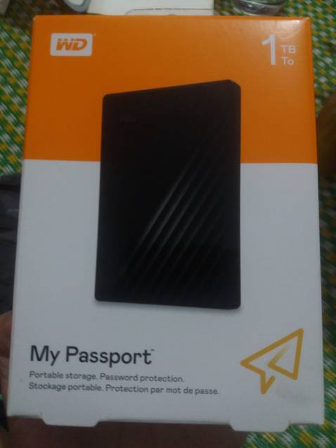 Vừa mới mua, cop thử 6,3 GB thì mất 4p20s, tức là 24MB/s, quá chậm so với thời gian quảng cáo về ổ cứng di động này. Mình không biết có ai cũng bị vấn đề này không nhưng mình mua ổ cứng này chủ yếu để lưu chuyển dữ liệu ở mức lớn mà tốc độ thế này thật sự không thấy thỏa mãn.