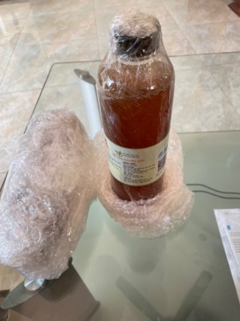 Hàng đóng gói cẩn thận. Giao hàng nhanh. Dung dịch mật có vẻ loãng nhưng nếm thử vị ngọt và thơm dễ chịu.