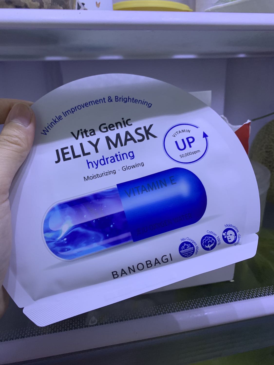 Mặt nạ rẻ, vừa túi tiền. Mấy ngày nắng nóng bỏ tủ lạnh đắp bao phê. Vậy thoy ak, ko có mong đợi gì hơn ahihi