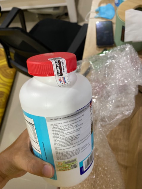 Thất vọng từ cách làm việc vô trách nhiệm của shop cho đến cách bảo vệ người tiêu dùng của TiKi
1. Sản phẩm 500 lần dùng nhưng khi đến tay người tiêu dùng còn date chư đến 1 năm . Ngày nhận 7.8.2023, date trên sản phẩm 7.2024. 
2. Yêu cầu đổi trả trên hệ thống liên tục báo lỗi, minh đã làm lại nhiều làn nhưng vẫn lỗi. Không có được 1 nv trực nào để hỗ trợ trực tiếp.