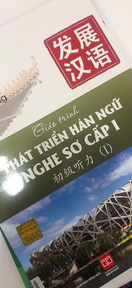 Hơi trầy ở bìa thôi nhưng không ảnh hưởng gì hết á lại còn giao nhanh nữa
Nhưng sách mình nhận được không có mã quà tặng….