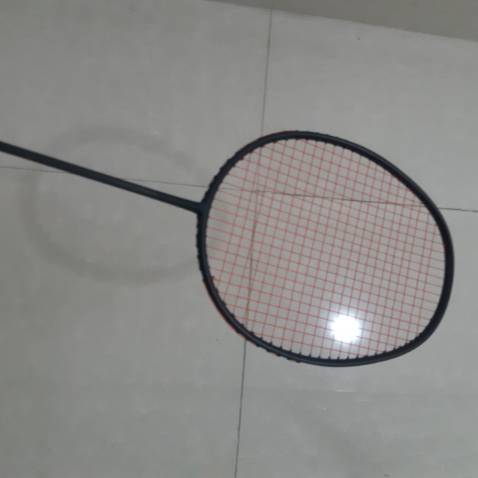 vợt tốt trong tầm giá, bạn nào mới chơi nên kéo 10 đến 10,5kg, mình báo shop kéo 11kg hơi nặng