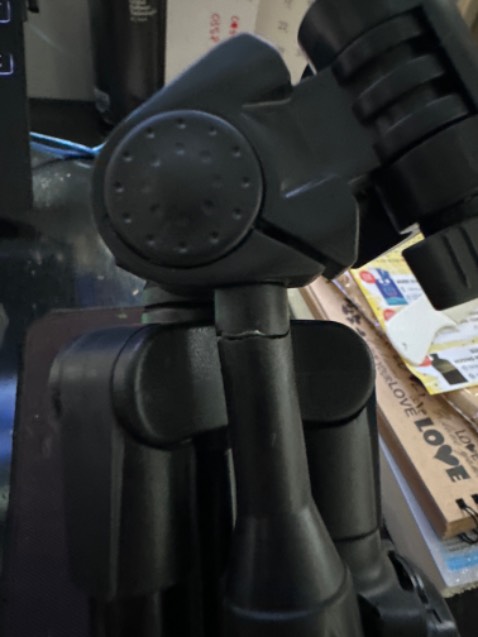 Shop đóng gói sơ xài, không biết vận chuyển thế nào mà hàng về tới mở ra đã gãy rồi ! 
Rất không hài lòng về sp này