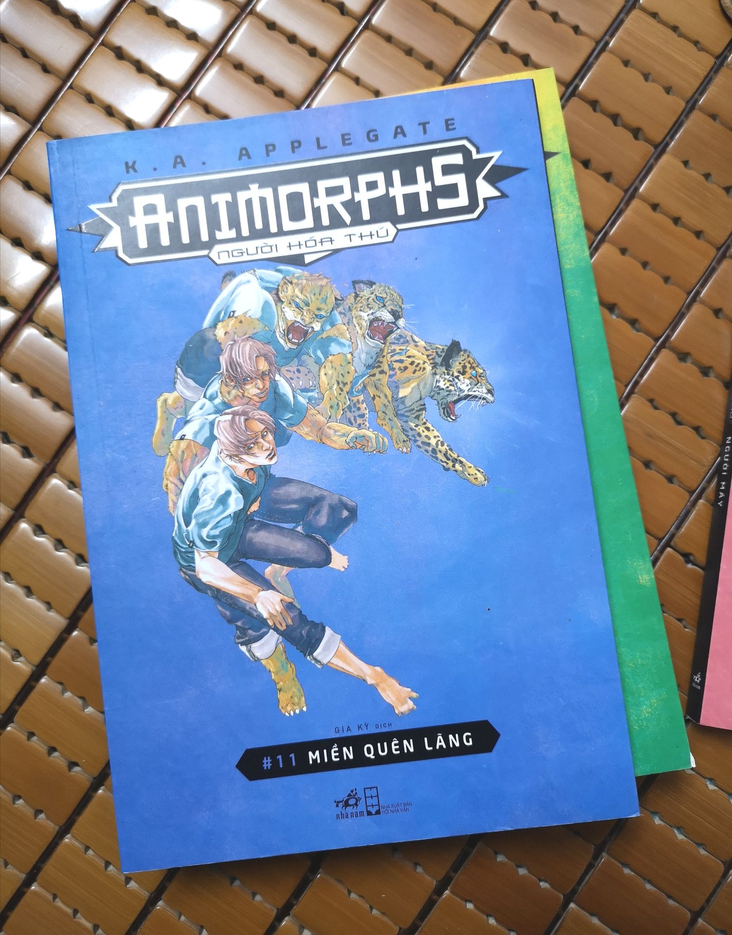 Hàng đóng gói cẩn thận, sách sạch đẹp