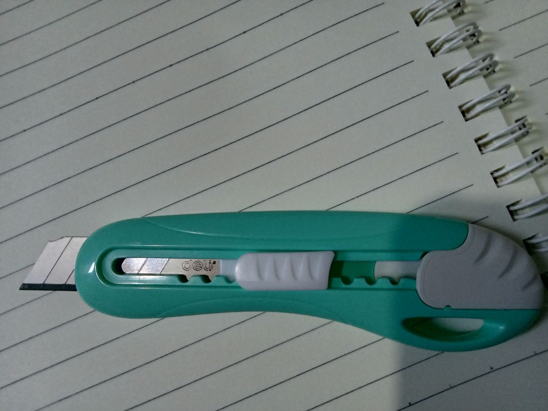 giao nhanh hơn thời gian dự kiến
màu đẹp, cầm vừa tay, *** thử thì thấy rất ok, bén
mua vì clip đập hộp của idol Vương Nguyên nên rất vui vì đã có cheap moment vs ổng r :))))))