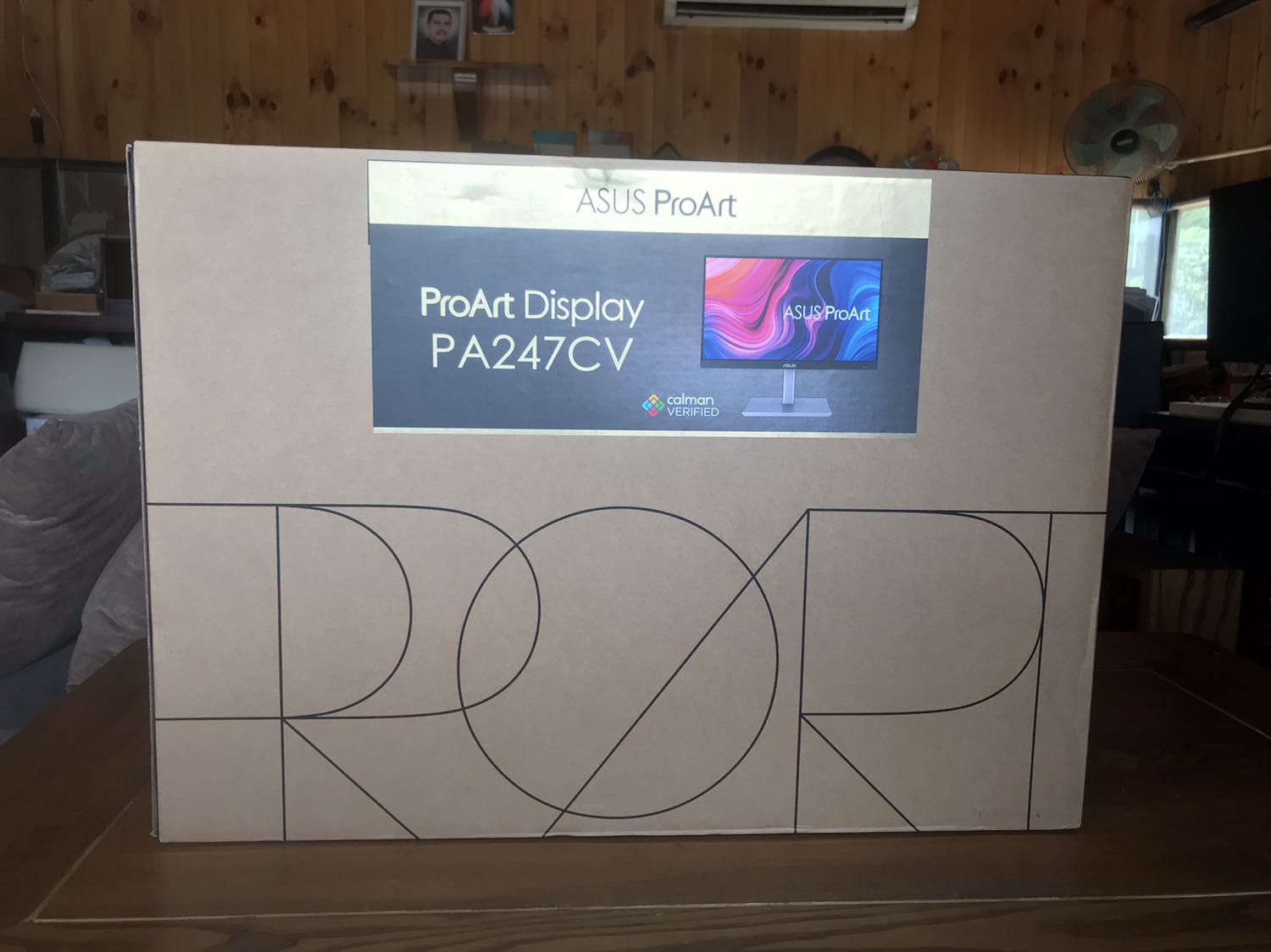 Màu sắc đẹp chuẩn, sáng mà lại dịu mắt. Màu chân hơi lạc tông với màn. Tiki đưa thời gian giao lâu quá, tận 16 ngày từ HCM ra Phú Quốc nhưng cũng đáng công chờ Màu sắc đẹp chuẩn, sáng mà lại dịu mắt. Màu chân hơi lạc tông với màn. Tiki đưa thời gian giao lâu quá, tận 16 ngày từ HCM ra Phú Quốc nhưng cũng đáng công chờ