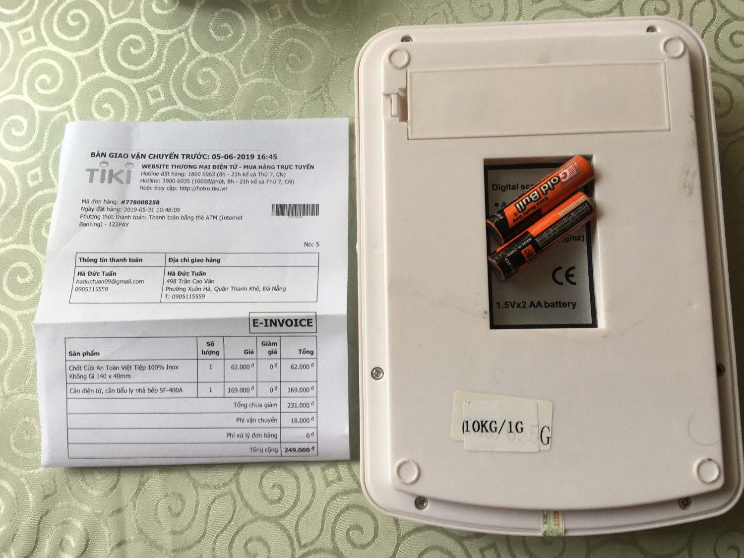 Cân được đăng có khối lương cân Max=10kg.
Khi nhận cân tôi thấy như sau: xem hình
Tiki có thể giải thích về vấn đề này ?
Tôi khẳng định: đây là hình được chụp hoàn toàn trung thực, tôi chỉ muốn Tiki có thêm đánh giá về đối tác để phục vụ tốt hơn