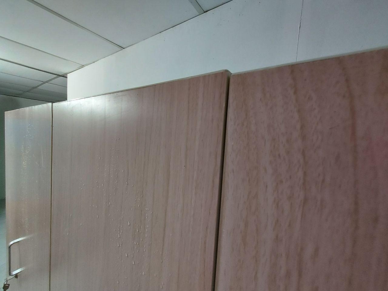 Mua ở đợt giảm giá. Hàng có thể chấp nhận, cửa tủ hơi lệch. Nhân viên giao hàng kiêm ráp tủ nhiệt tình