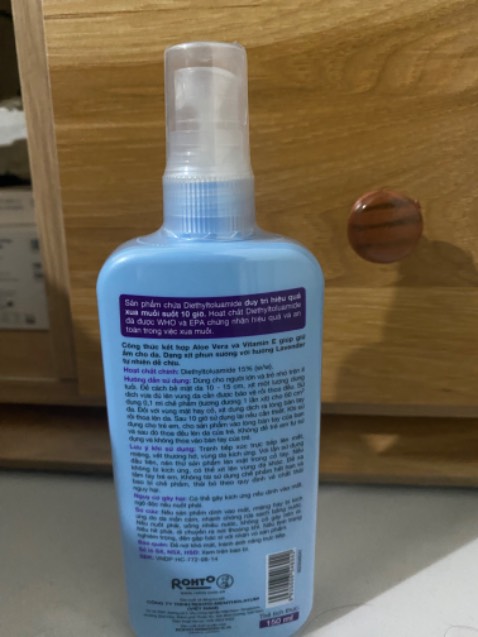 Mùi thơm dễ chịu, xịt ra thấy khô nhanh kh rít, đang có dịch sxh nên xài thường xuyên cho an toàn