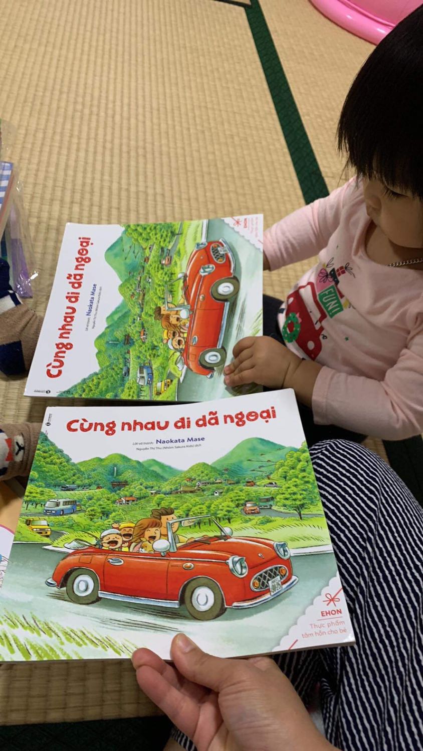 *** đảo giao sai một combo 4 cuốn, và còn giao 2 cuốn trùng nhau. Mình nhắn tin riêng để mong có lời giải thích thì đã xem và không trả lời.