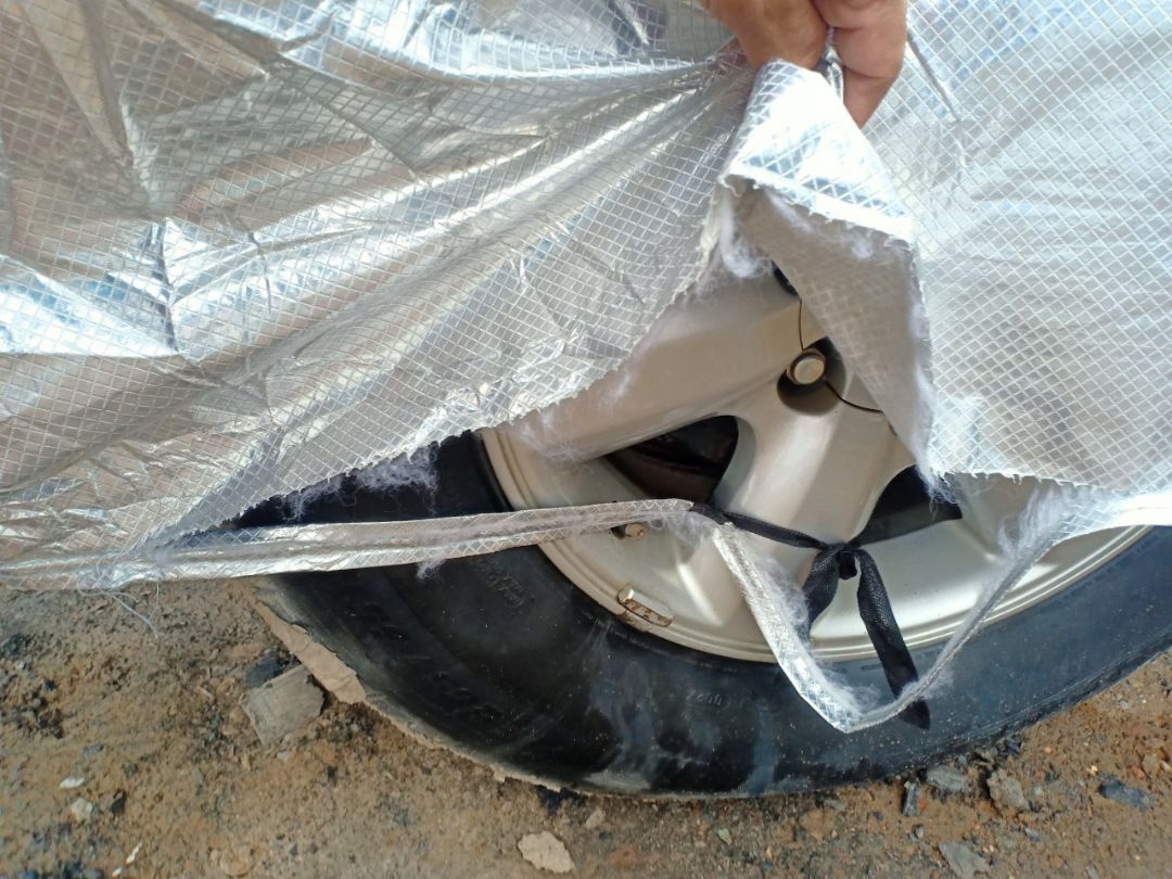 mới mua về trùm lên xe là thấy vậy rồi bán đồ rách cho người ta làm ăn vậy mất quy tính hết