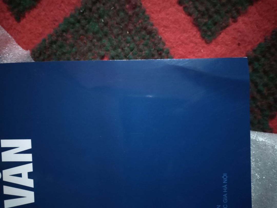 Sản phẩm tổng thể là đẹp ạ , anh shipper trời mưa gió lạnh 6độ  nhưng vẫn giao hành ( mình cảm ơn những  a làm shipper ạ )  .Sách hơi cong nhẹ phần cuối nhưng ko sao cả , 1 số trang chưa tách hết nhưng cx ko thành vấn đề bởi e có thể xử lý được . Giao hàng nhanh ạ ☘🍀❤,mong mọi người ủng hộ shopp .Mình được chị đh Ngoại Thương review thấy hay lên mua tham khảo .😂❤