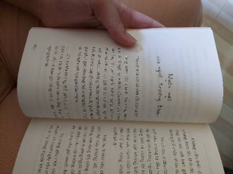 Mình mua vì mình thấy tựa khá là hay và hình ảnh bìa mình thấy khá thích mình có coi sơ qua review thì nhiều bạn kêu là về tình yêu là chính đọc qua mục lục là đủ hiểu nhưng mà về tình yêu thì cũng khá thú vị để đọc