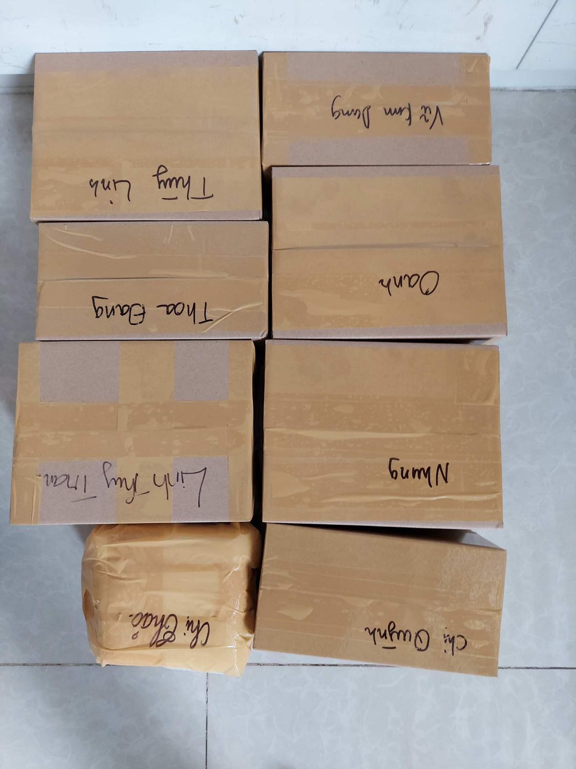 Mua lại 3 lần rồi mà quên đánh giá, giấy cứng, giao hàng nhanh, đóng gói cẩn thận