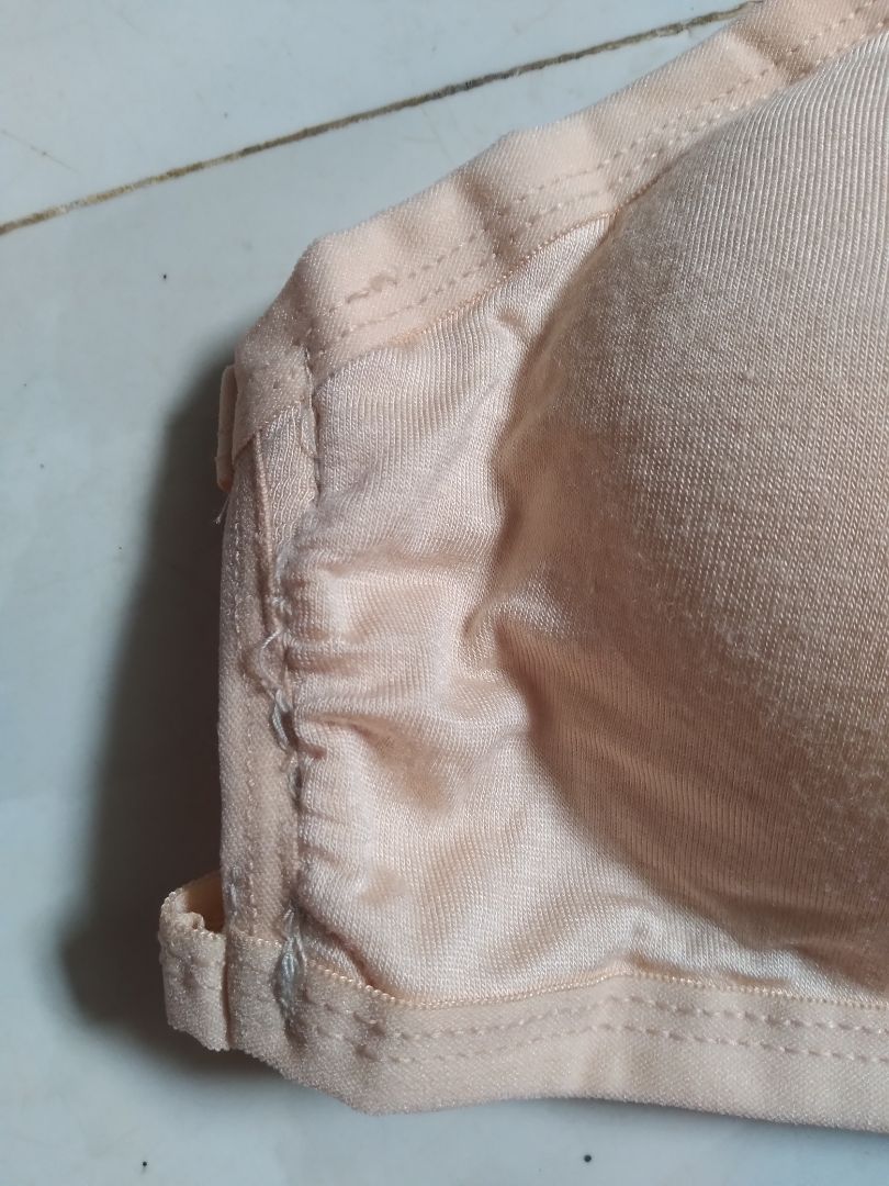 mai quá ẩu, vắt sổ chỉ bị đứt hết