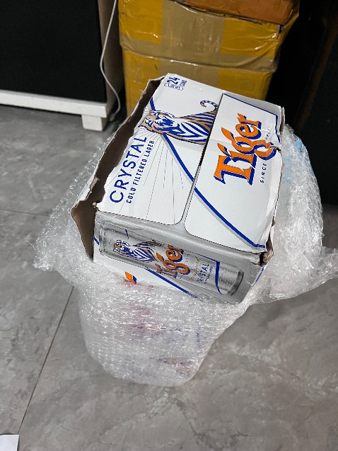 Mở hàng nhìn thùng bia tách tè le thấy mà chán