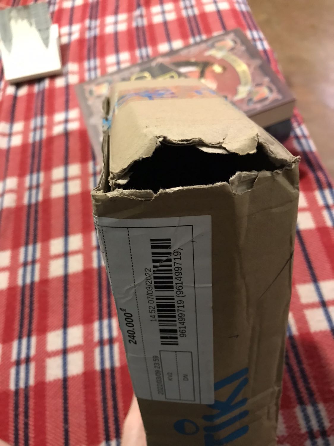 Vận chuyển tệ quá. Sách cũ nữa. Nhận sách mà chán quá.