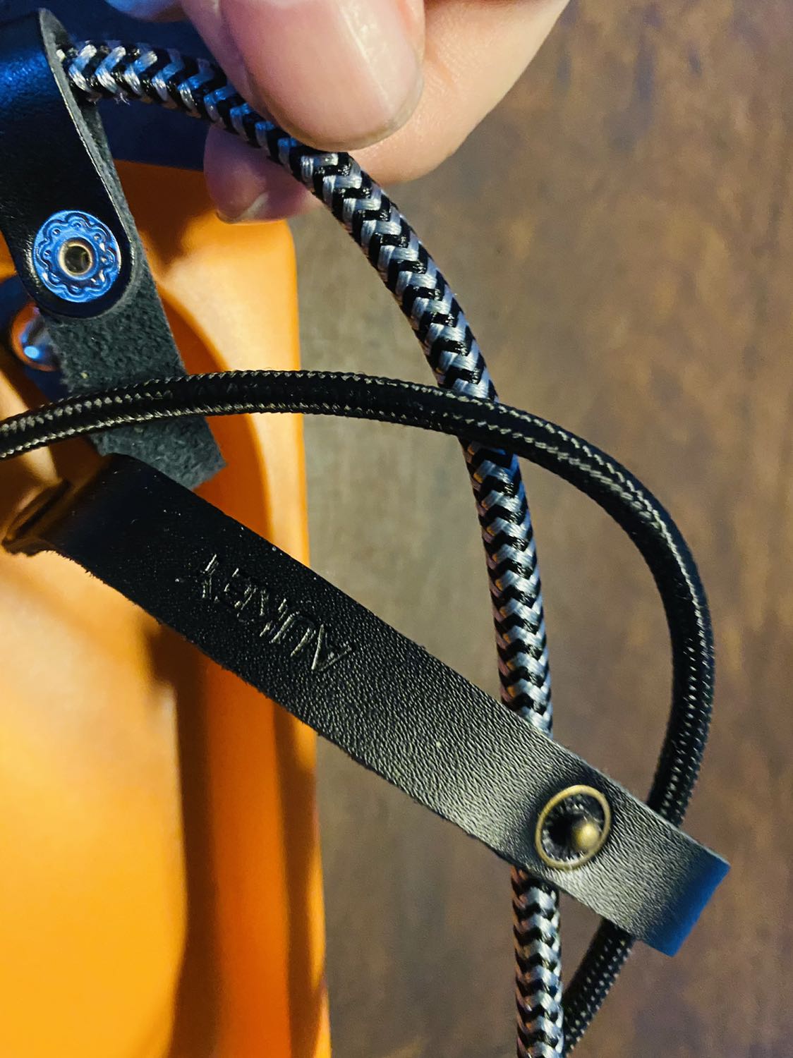 Hàng chất lượng nhé! So với các loại cáp thông thường thì to gấp đôi luôn nên cực kỳ chắc chắn, tốc độ sạc đựng trải nghiệm.