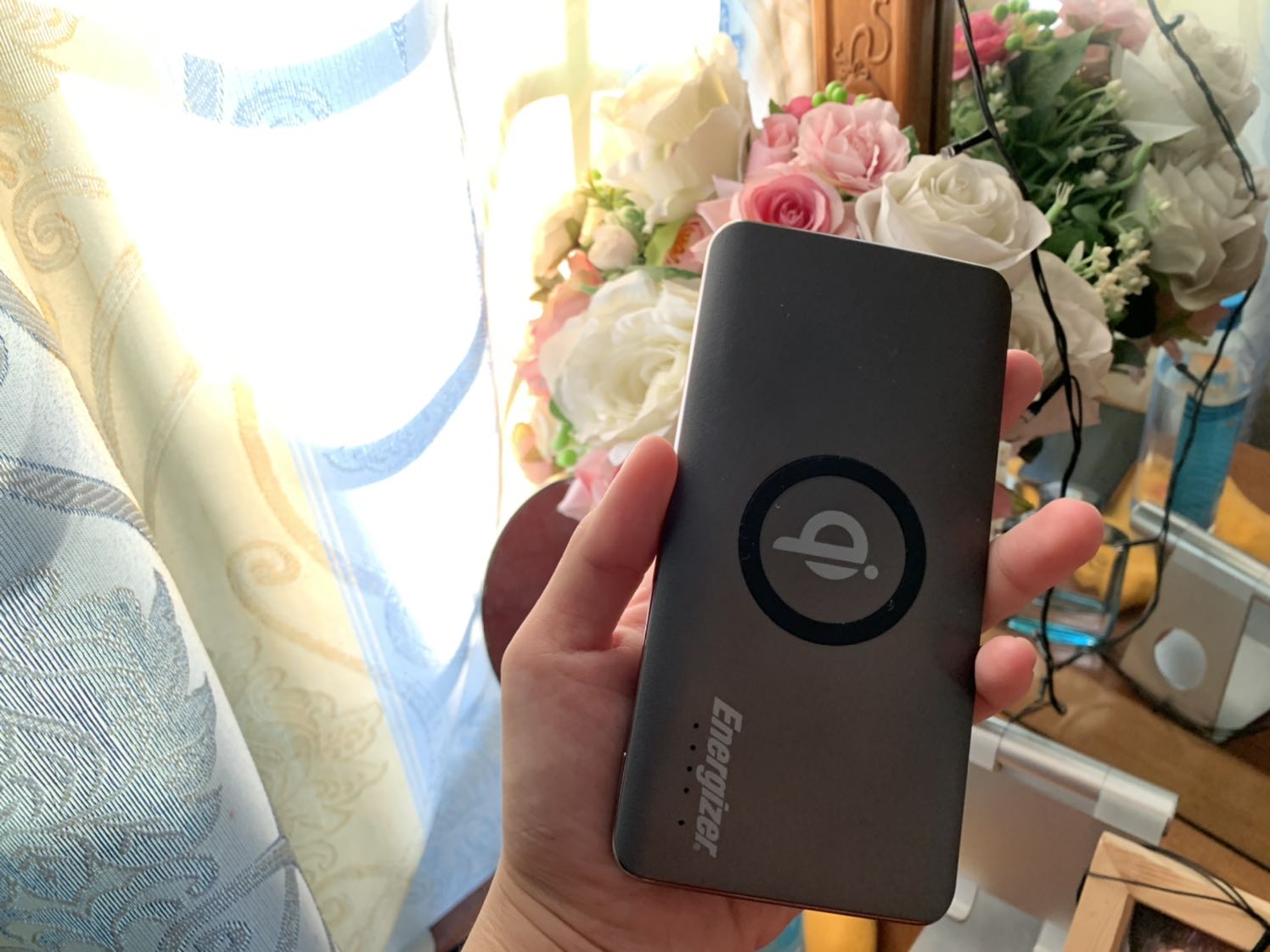 Sang xịn mịn, chất lượng tốt, cầm chắc tay và nhỏ gọn