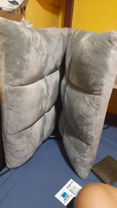 Nói chung là đáp ứng đc nhu cầu của mình, ghế tương đối chắc chắn,khớp khiếc k vấn đề. Điểm trừ có lẽ là vải nilon nên ngồi lâu bị nóng