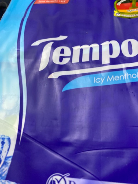 Khăn giấy ướt giao nhanh đóng gói kỹ chất lượng giấy thật đúng như mô tả lau rất thích