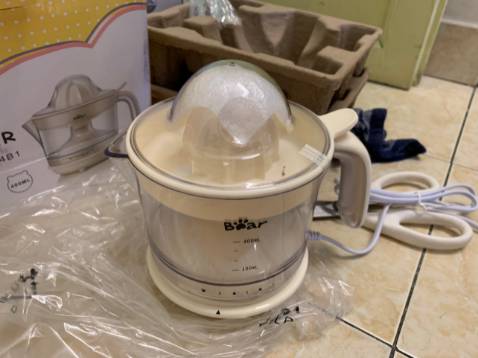 Tạm thời khui hộp ra , bên trong đóng gói kỹ càng , chưa sử dụng sf nên chưa chắc chắn để nói bất cứ điều gì .