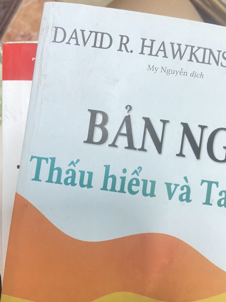 Chán sách không bọc bẩn, đóng gói sơ sài, thùng sách bị rách bạn shiper dễ thương