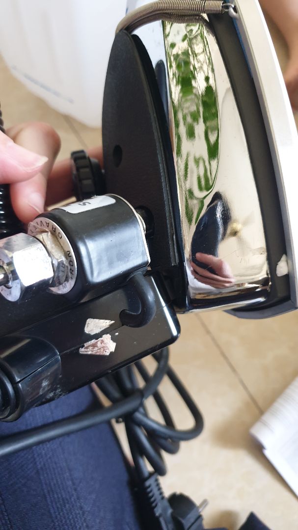 Sản phẩm có dấu hiệu đã qua sử dụng hoặc hàng đã qua sửa chữa/refurbished