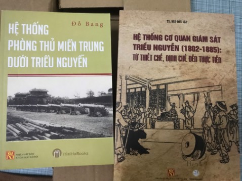 Mới nhận sách, giấy đẹp, giấy nhám, in rõ dễ đọc