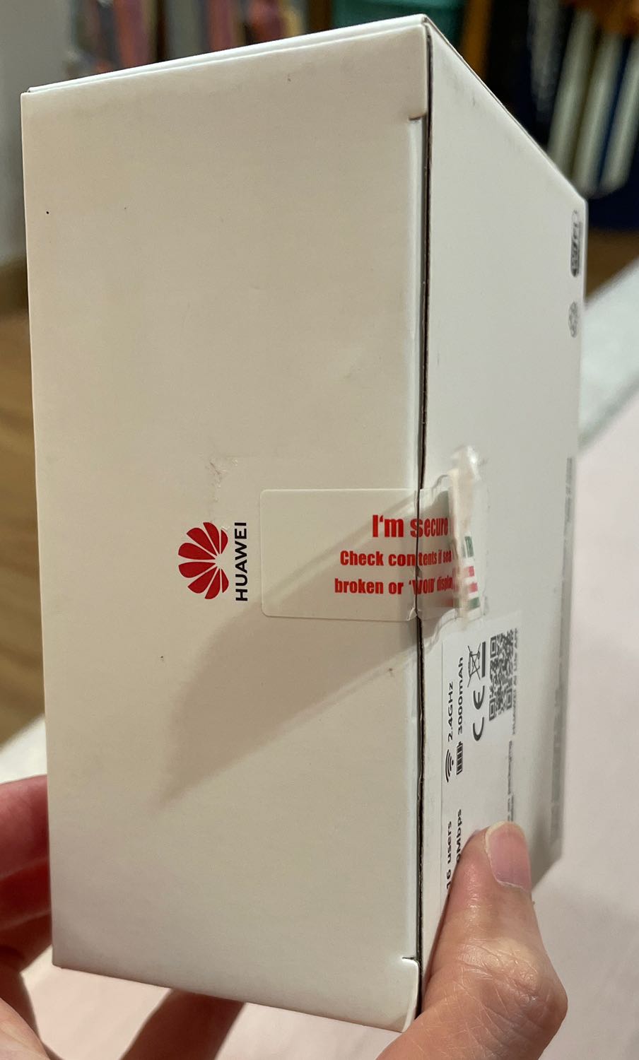 Hàng ko nguyên seal
Sản phẩm bị dán tem quảng cáo làm xấu sp. Không biết đây là hàng mới hay cũ