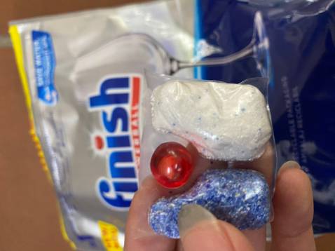 Shop giao rất nhanh, đóng gói chắc chắn, có bọc xốp nổ, viên thì rửa siêu sạch luôn, khác hẳn các loại mình từng dùng trước đây, rất đáng tiền