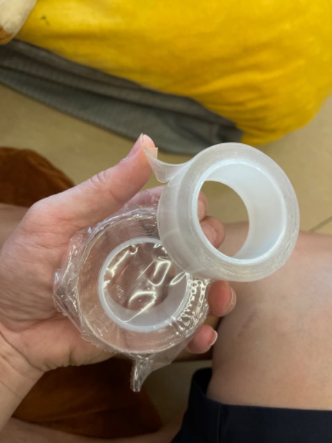 *** băng dính dán vào bông ra ngay, khác xa hình ảnh quảng cáo, cực mỏng