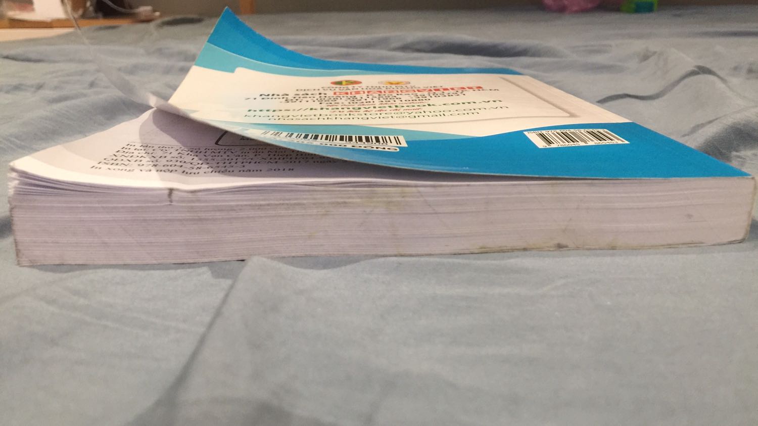 Nói thật là tớ cũng không hài lòng lắm với cuốn sách thế này. 
Nhưng mua trong lúc giảm gần một nửa thì thế này cũng khá ổn.