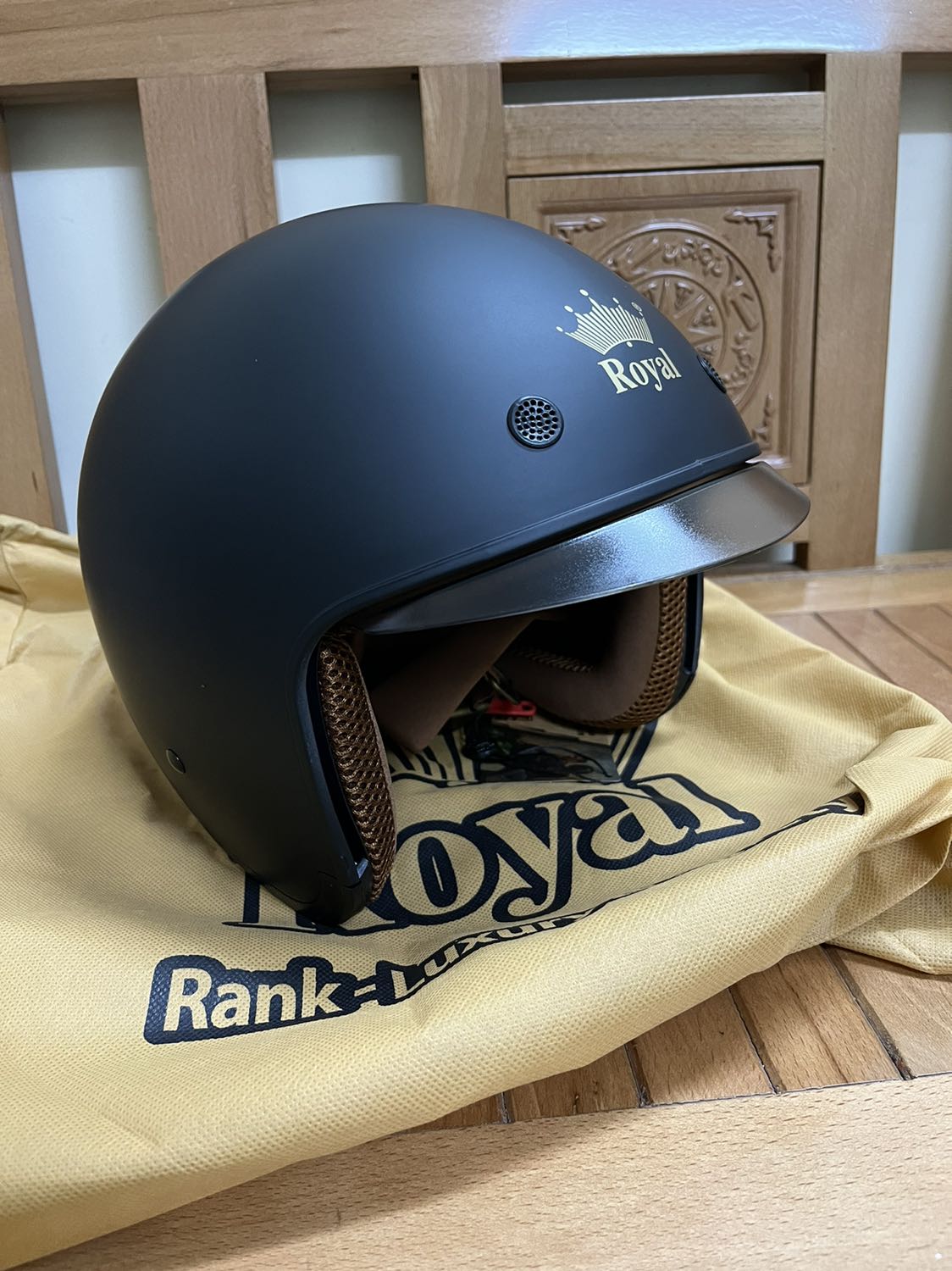 Mũ nhìn đẹp và chắc chắn hơn mình nghĩ. Màu sắc, kiểu dáng rất ưng ý. Shop đóng gói chắc chắn, cẩn thận. Mua hôm 11.11 lại còn được Tiki giảm giá nữa chứ. Rất hài lòng!