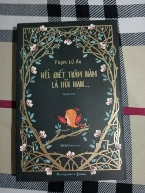 Sách đẹp lắm luôn!!!!!!!! Mở ra nhìn hết cả hồn. Ảnh minh hoạ đẹp, tông màu phù hợp với sach quá chừng. 

Sách bao cẩn thân, không móp méo. Ship giao nhanh, mới đặt hôm qua, hôm nay đã có hàng. Anh shipper nhiệt tình nữa, thích!