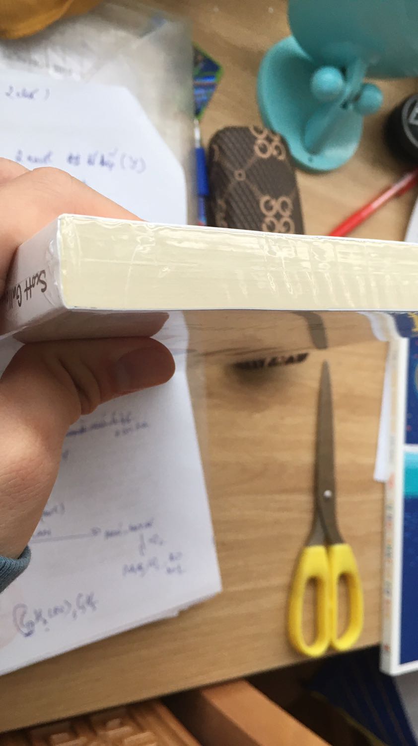 Mình chưa đọc nhưng rất hài lòng về dịch vụ ^^. Hàng giao rất nhanh, 2 ngày đã có rồi. Hơn nữa còn được đóng gói cẩn thận, không bị bong tróc cong hay nhăn.